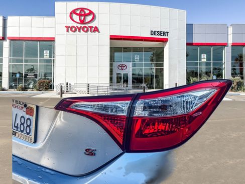 Used 2015 Toyota Corolla S FWD image 7