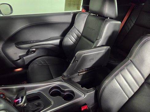 Used 2016 Dodge Challenger SRT Hellcat RWD image 21