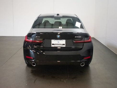 Used 2023 BMW 330i xDrive Sedan w/ Premium Package AWD/4WD image 5