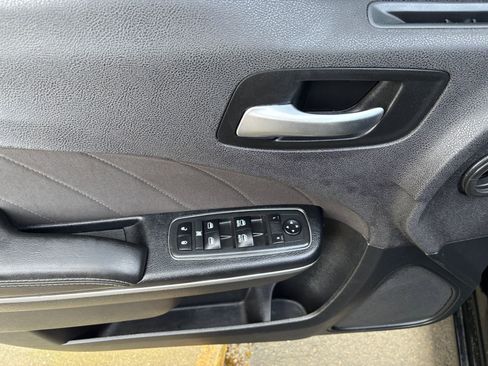 Used 2017 Dodge Charger SXT w/ Navigation & Travel Group image 14