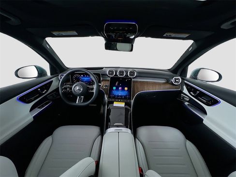 New 2026 Mercedes-Benz GLC 300 4MATIC image 9
