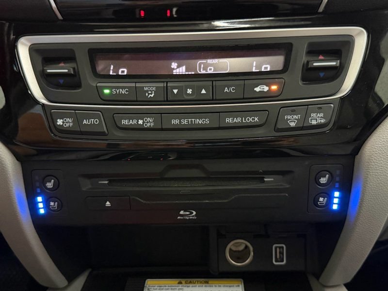 Used 2019 Honda Pilot Elite image 32