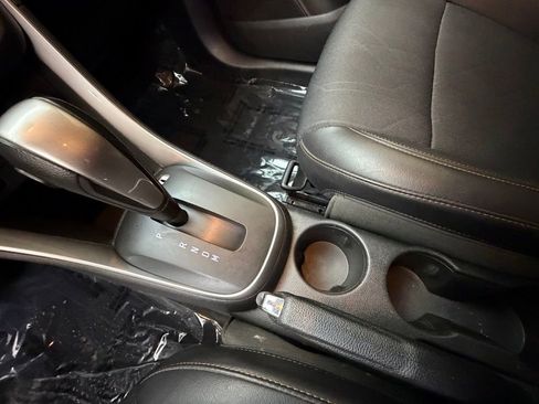 Used 2018 Chevrolet Trax LT w/ LT Convenience Package image 19