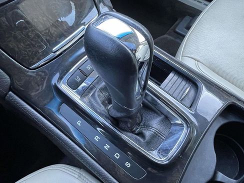 Used 2013 Lincoln MKS AWD image 30