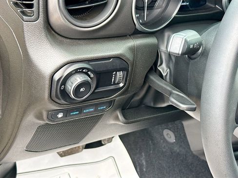 Used 2023 Jeep Wrangler Unlimited image 11