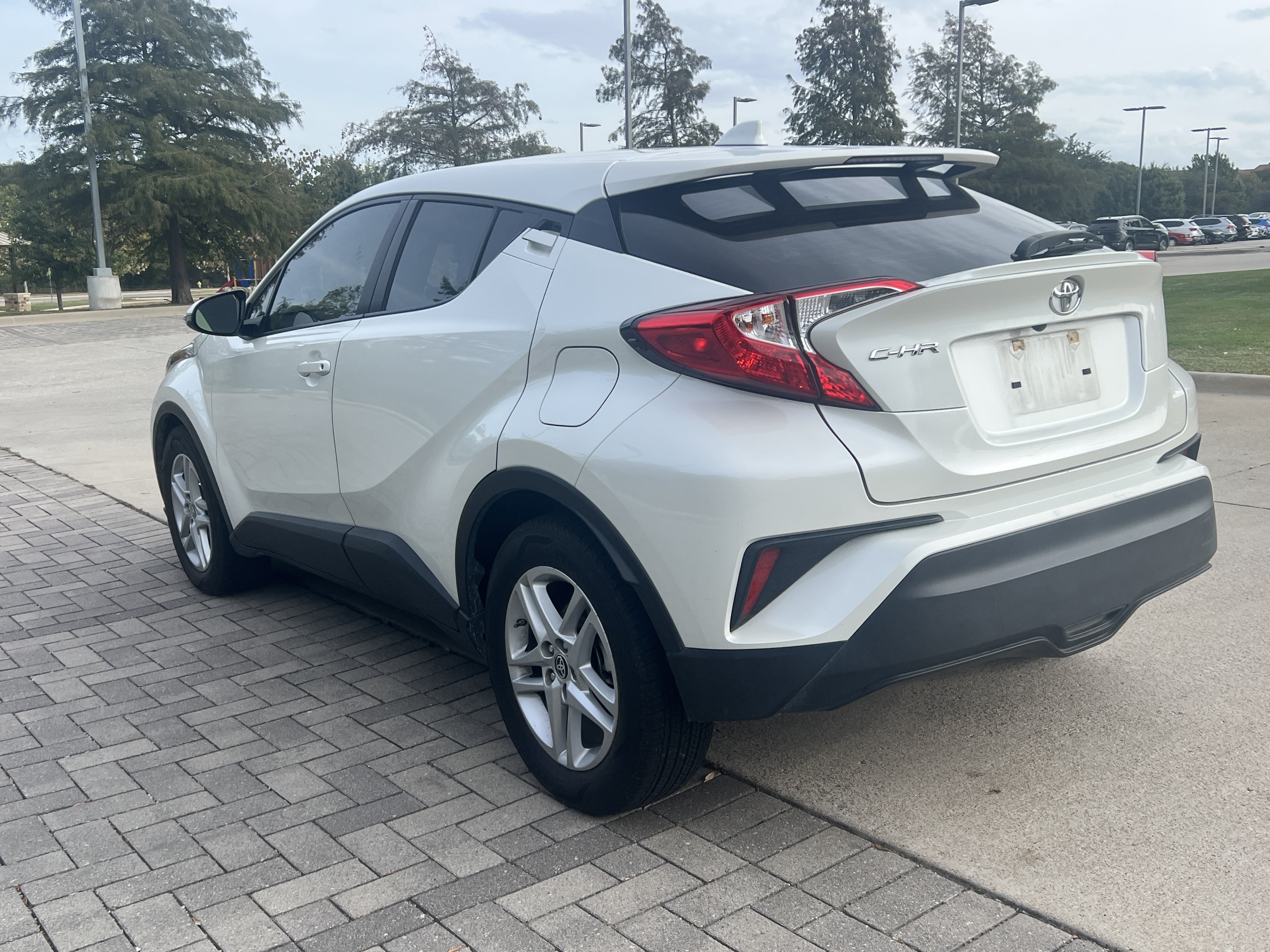 Used 2020 Toyota C-HR LE FWD image 7