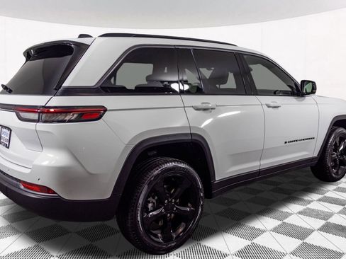 New 2026 Jeep Grand Cherokee Limited w/ Limited Altitude Package AWD/4WD image 15