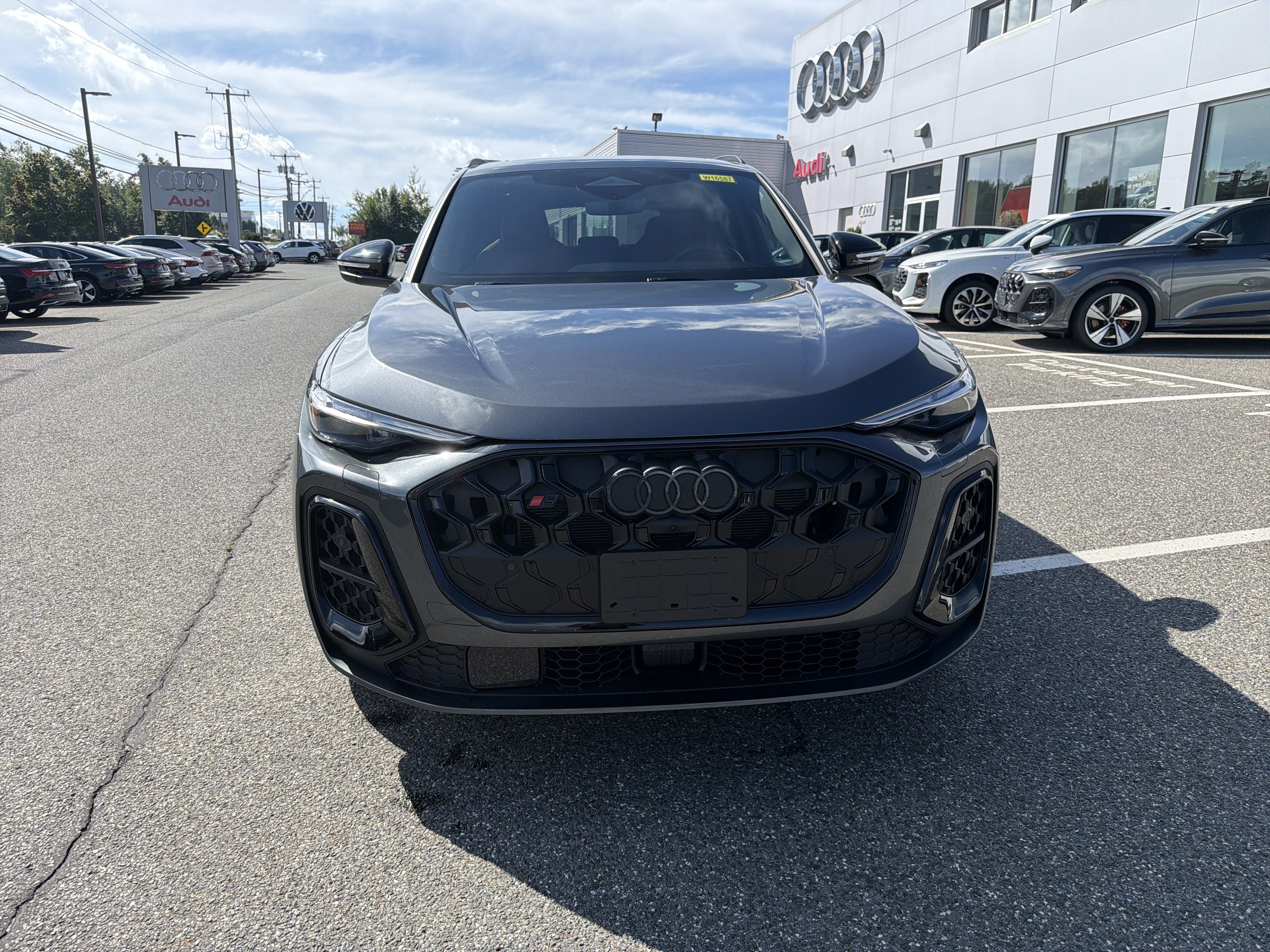 Certified 2025 Audi SQ5 Premium Plus w/ Premium Plus Package AWD/4WD image 2