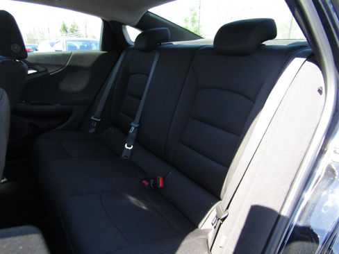 Used 2019 Chevrolet Malibu RS image 19