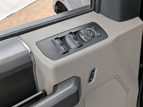 Used 2018 Ford F150 XLT w/ Equipment Group 302A Luxury AWD/4WD image 16