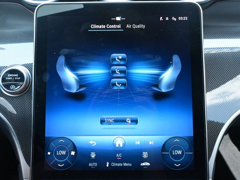 Used 2025 Mercedes-Benz GLC 300 image 28