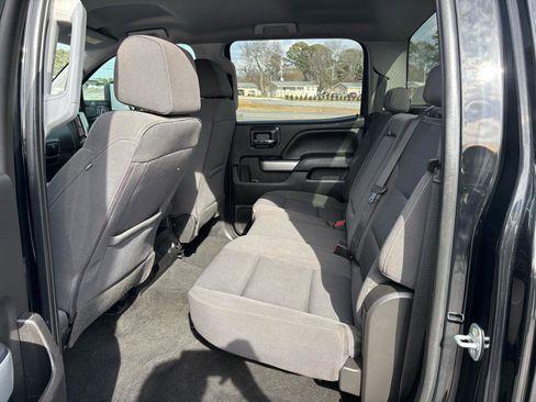 Used 2018 Chevrolet Silverado 2500 LT w/ LT Convenience Package image 12