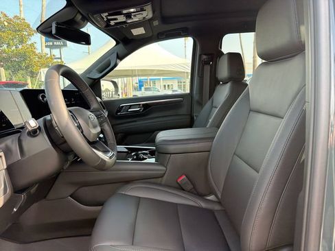New 2026 Chevrolet Suburban Z71 w/ Comfort Package AWD/4WD image 19