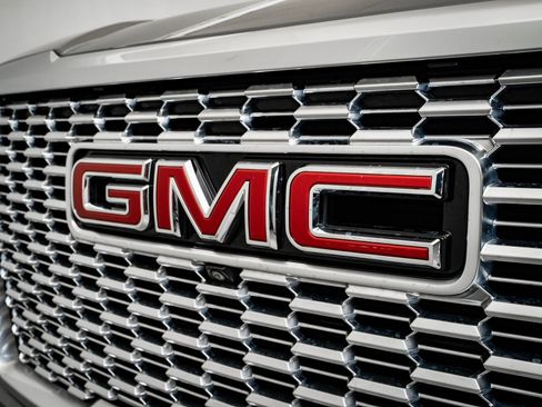 Used 2023 GMC Yukon Denali w/ Max Trailering Package image 3