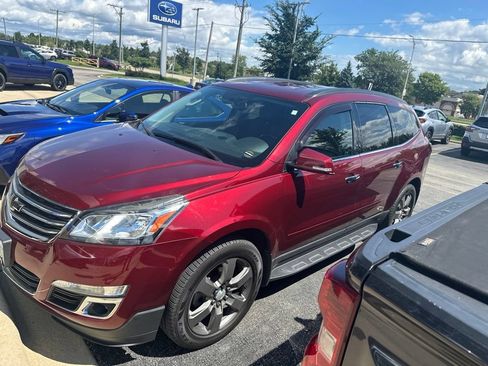 Used 2017 Chevrolet Traverse LT AWD/4WD image 2