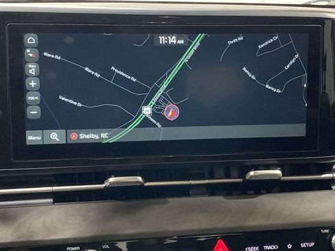 Used 2022 Kia Carnival EX image 20