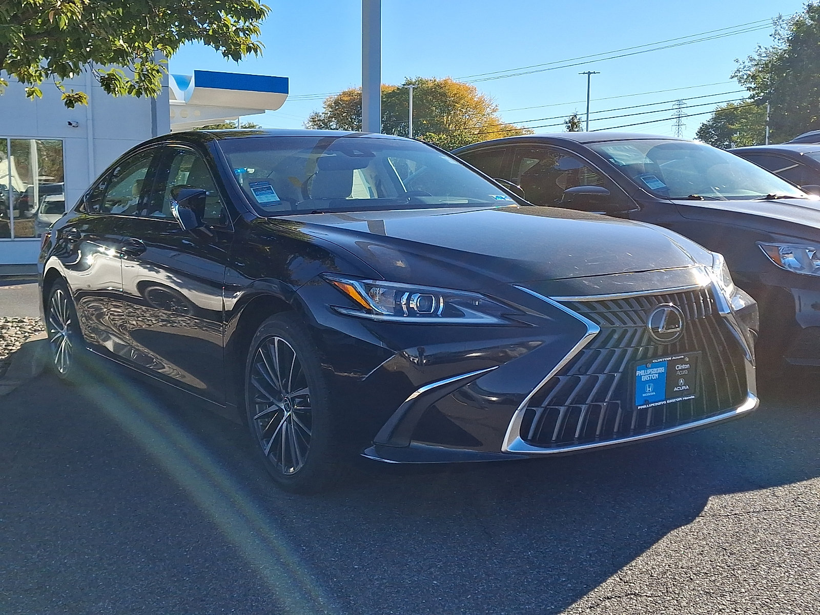 Used 2024 Lexus ES 350 w/ Premium Package FWD image 1