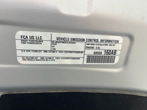 Used 2023 Chrysler Pacifica Touring-L FWD image 20