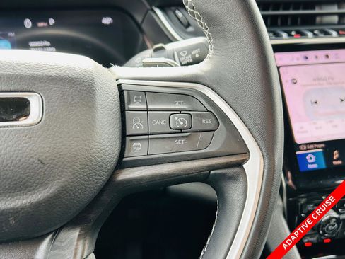 Used 2022 Jeep Grand Cherokee L Limited image 10