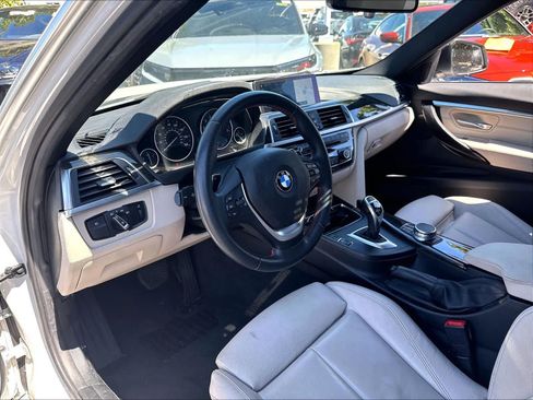 Used 2018 BMW 330i Sedan w/ Convenience Package RWD image 17