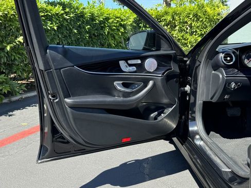 Used 2017 Mercedes-Benz E 300 image 13