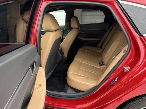 Used 2021 Hyundai Sonata Limited w/ Preferred Accessory Package image 14