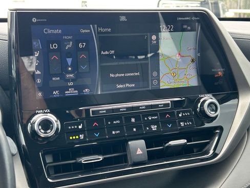 Used 2022 Toyota Highlander Limited image 37