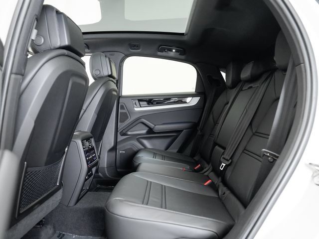 Certified 2026 Porsche Cayenne Coupe AWD/4WD image 23