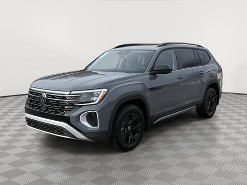 New 2026 Volkswagen Atlas Peak Edition image 7