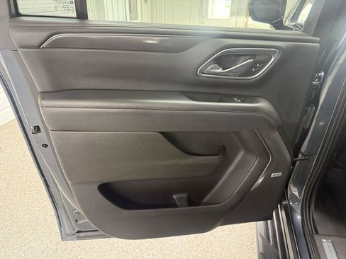 Used 2021 Chevrolet Suburban RST AWD/4WD image 27