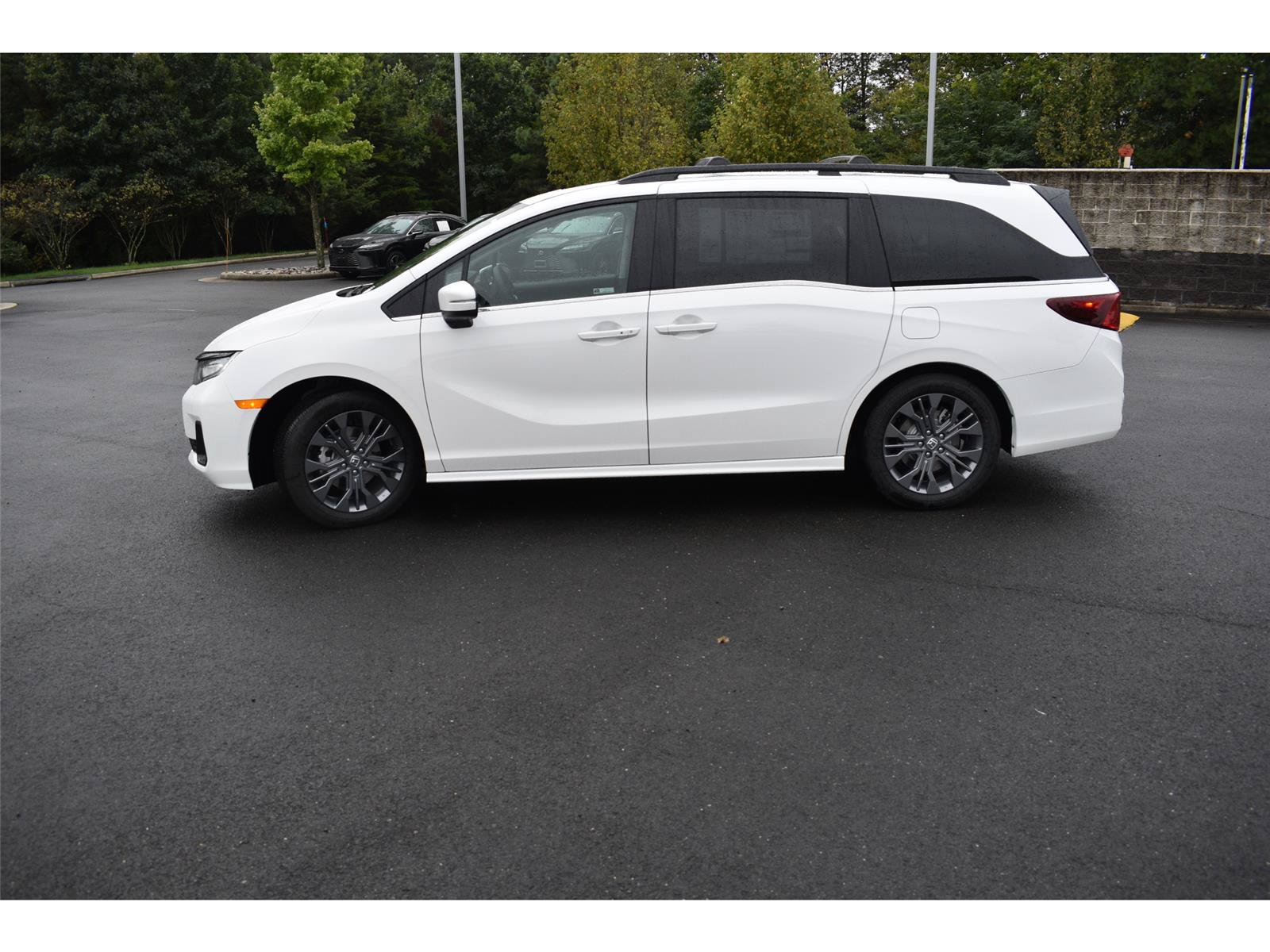 New 2027 Honda Odyssey Touring image 4