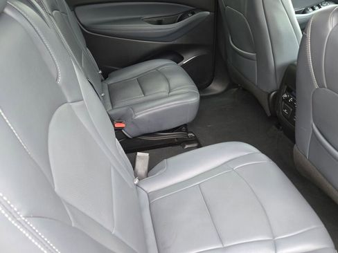 Used 2024 Buick Enclave Premium image 9