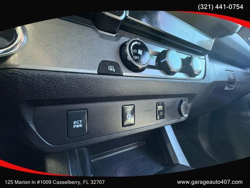 Used 2017 Toyota Tacoma TRD Sport w/ Tow Package RWD image 18