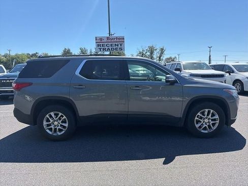 Used 2020 Chevrolet Traverse LT w/ Driver Confidence II Package AWD/4WD image 10