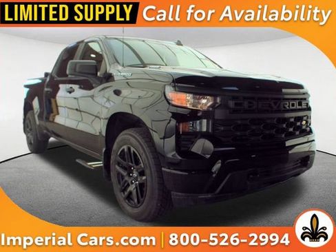 Used 2025 Chevrolet Silverado 1500 Custom AWD/4WD image 1