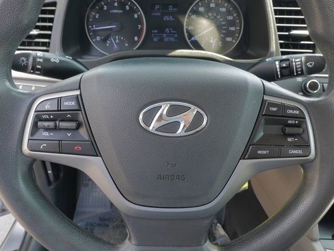 Used 2017 Hyundai Elantra SE FWD image 24