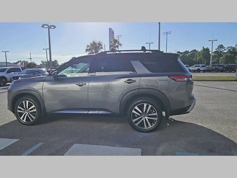Used 2023 Nissan Pathfinder Platinum FWD image 27