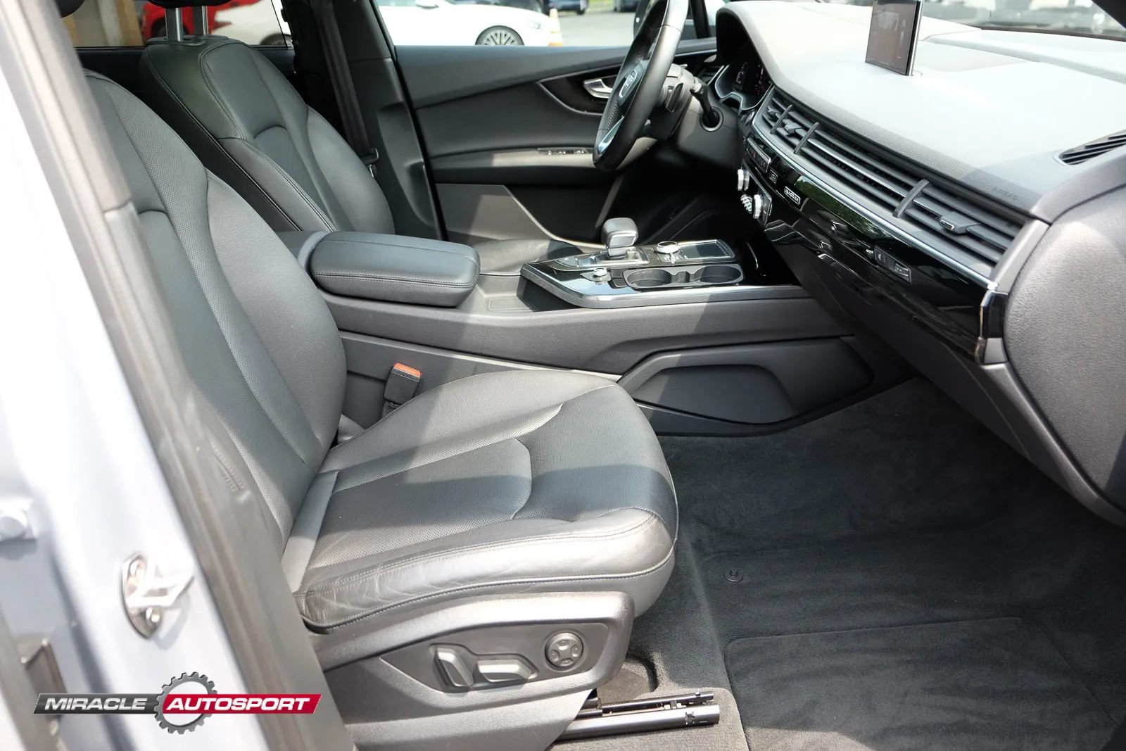 Used 2018 Audi Q7 3.0T Prestige AWD/4WD image 31