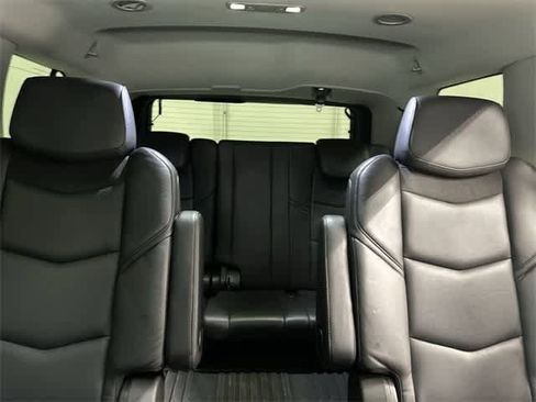 Used 2020 Cadillac Escalade Luxury image 14