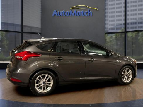 Used 2016 Ford Focus SE w/ SE Cold Weather Package image 12