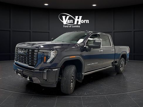 Used 2024 GMC Sierra 2500 Denali Ultimate AWD/4WD image 3