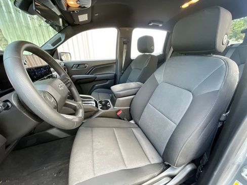 Used 2025 Chevrolet Colorado Trail Boss image 24