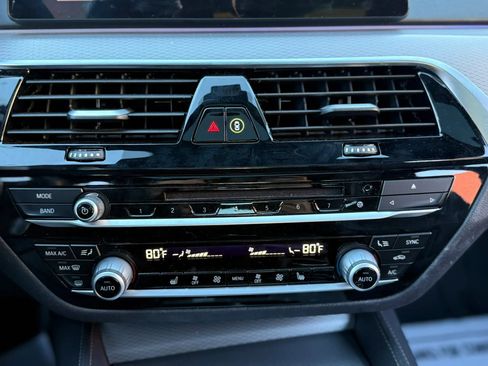 Used 2018 BMW 540i xDrive w/ M Sport Package image 20