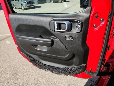 Used 2022 Jeep Wrangler Unlimited Sport image 18