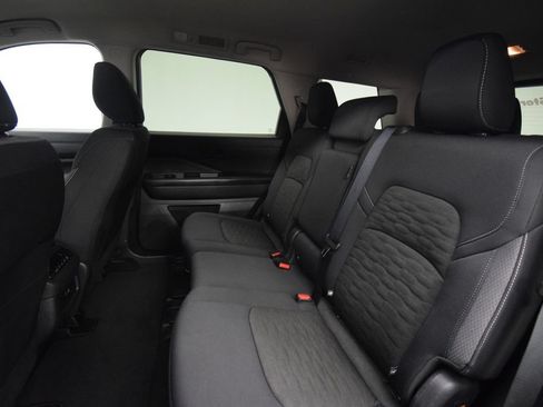 Used 2025 Nissan Pathfinder SV AWD/4WD image 25
