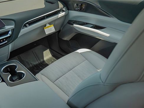 New 2025 Cadillac Lyriq Luxury image 20