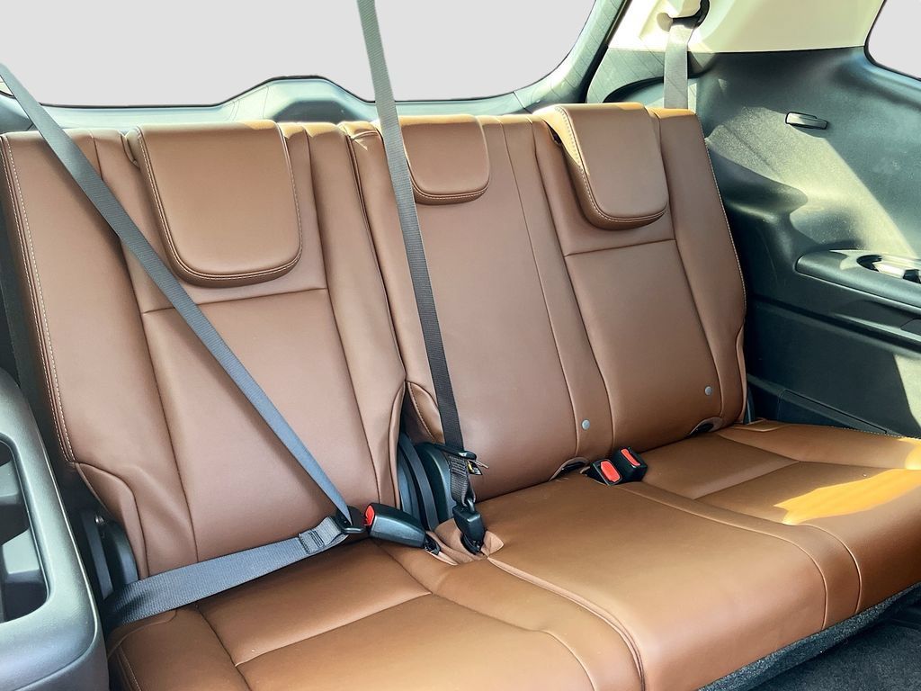 Used 2023 Subaru Ascent Touring AWD/4WD image 29