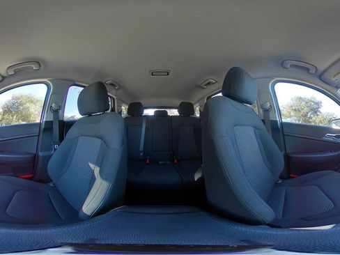 Used 2025 Kia Sportage LX image 37