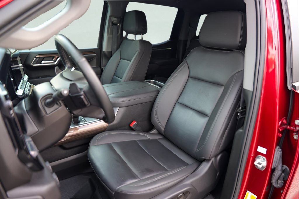 Certified 2025 Chevrolet Silverado 1500 RST AWD/4WD image 9