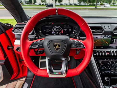 Used 2020 Lamborghini Urus AWD/4WD image 24